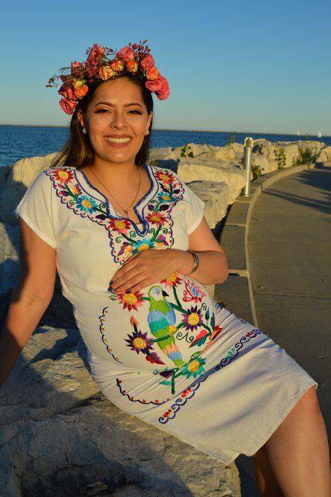 Mexican maternity photoshoot. Gender Reveal Outfit, Mexican Baby Shower, Maternity Shoots, Baby Bump Style, Cute Maternity Outfits, Stylish Maternity Outfits, Maternity Outfits, Baby Shower Outfit, Fiesta Baby Shower