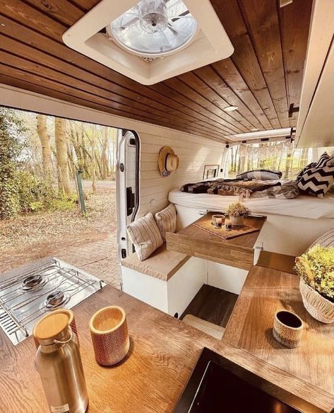 Campervan Hacks, Caravan Vintage, Home Inspo Exterior, Caravan Home, Home Inspo Cozy, Kombi Home, Van Conversion Interior, Diy Camper Remodel, Caravan Interior