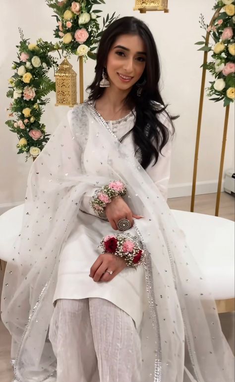 Dua E Khair, Baat Pakki, Dress Reference, Shoes Guide, Beautiful Dua, Beautiful Pakistani Dresses, Dream Wedding Ideas Dresses, Baddie Quotes, Pakistani Dresses