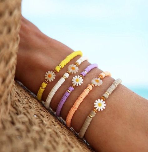 Floral Bead Bracelet, Beaded Braclets, Manik Manik, Heishi Necklace, Y2k Accessories, Flower Daisy, Daisy Bracelet, Bracelets Design, Clay Bracelet