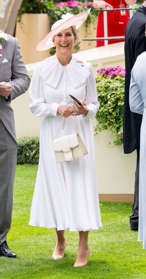 Countess Of Wessex Style, Sophie Duchess Of Edinburgh, Countess Wessex, Duchess Of Edinburgh, Viscount Severn, Royal Portraits, Royal Princess, Royal Ascot, British Royalty