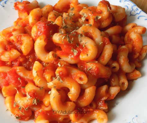 Ez Recipes, Macaroni And Tomatoes, Easy Goulash, Spaghetti Lasagna, Easy Goulash Recipes, Homemade Spaghetti Sauce Recipe, Macaroni Recipe, Tomato Butter, Chef Boyardee