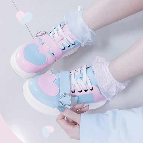 Clothes Teen, Pastel Shoes, Outfits Anime, Cartoon Kawaii, Teen Outfits, Anime Clothing, Kawaii Shoes, Heart Shoes, Black And White Shoes