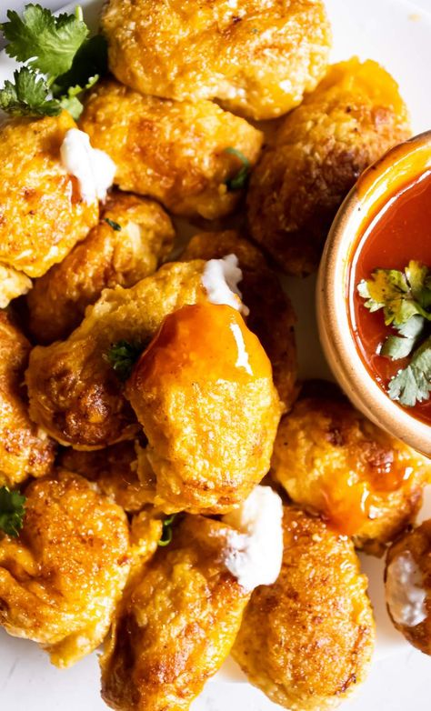 Keto Cauliflower Tater Tots | Air Fryer & Baked - Recipe Magik Keto Tater Tots, Tater Tots Air Fryer, Airfryer Veggies, Keto Cauliflower Tots, Cauliflower Tater Tots, Air Fryer Recipes Healthy Low Carb, Air Fryer Recipes Keto, Cauliflower Tots, Baked Recipe