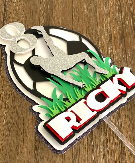 Soccer Cake Topper, Diy Football Party, Sports Cake Topper, Soccer Party Decorations, Sports Cake, Football Cake Toppers, Sports Themed Cakes, Frozen Cake Topper, Soccer Cake