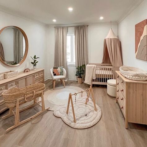 Beige Baby Nursery, Neutral Nursery Rooms, Rectangle Bedroom, Cozy Baby Room, Pregnant Photo, Nursery Canopy, Beige Baby, Nursery Room Design, Baby Room Inspiration