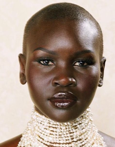 Alek Wek 🖤 Models Poster, Alek Wek, Women Models, Bald Girl, Bald Hair, Bald Women, Dark Skin Beauty, Black Barbie, Makeup Blog