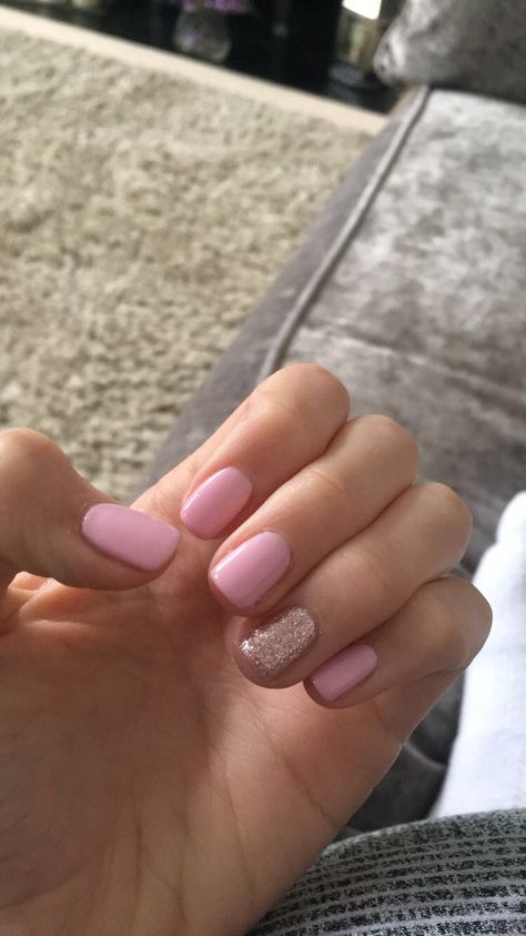 Plain Nails With Glitter, Blush Pink Gel Nails, Nails Ring Finger Different, Pink Nails Accent Nail, Pink Gel Nails With Glitter, Nails With Glitter Ring Finger, Pink Nails With Glitter Accent, Gel Nails With Glitter, Nail References