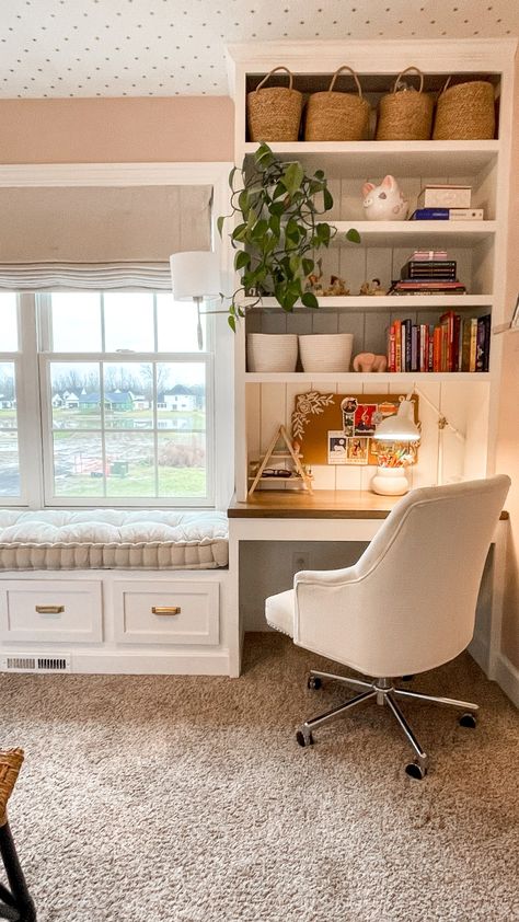 How to create a beautiful little girl’s room - A Finished House Window Seat Bedroom, Window Seat With Bookshelves, Space Library, Bookshelves Bedroom, Built In Desk And Shelves, Bedroom Window Seat, Diy Window Seat, Built In Window Seat, Sweet Room