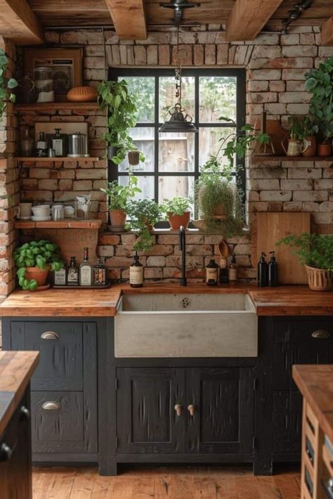 Adu Kitchen, Uncluttered Kitchen, Kitchen Makeover Ideas, Rustic Kitchen Ideas, Rustic Aesthetic, Amazing Kitchen, Cabin Kitchens, Best Kitchen Designs, Italian Kitchen