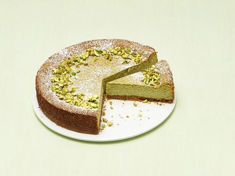 Pistachio Ricotta Cake Recipe, Pistachio Ricotta Cheesecake, Pistachio Ricotta Cake, Pistachio Tiramisu, Ricotta Cake Recipes, Blonde Brownies, Pistachio Cheesecake, Pistachio Dessert, Cooking Corned Beef