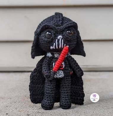 Crochet Darth Vader, Starwars Amigurumi, Crochet Star Wars, Star Wars Amigurumi, Star Wars Jawa, Beginner Knitting Blanket, Star Wars Crochet, Happy Star Wars Day, Darth Vader Star Wars