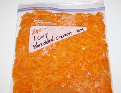 How to Freeze Shredded Carrots - GettyStewart.com Freeze Shredded Carrots, Freezer Potatoes, Shredded Carrot Recipe, Carrot Storage, Freezing Carrots, Preserving Vegetables, Freezing Vegetables, Canned Food Storage, Shredded Carrots