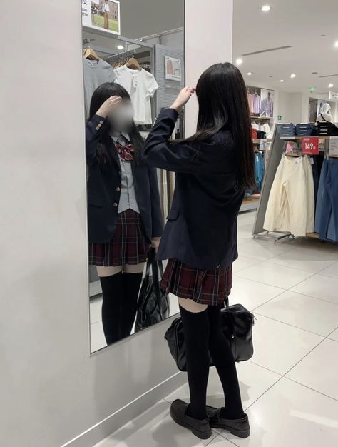 Black Japanese School Outfit, Japanese Gym Uniform School, High School Outfits Japanese Girl, Japanese Aesthetic Girl School, Girl Japanese Style School, Japan High School Uniform Girl, Japanese School Aesthetic Uniform, Asian High School Aesthetic, Japanese Uniform Aesthetic