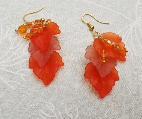 2 darker orange leaves and 1 brown in the middle for Autumn Crystal Flowers, Orange Leaves, Jewelry Making Earrings, Orange Leaf, Making Earrings, Diy Art Painting, Leaf Earrings, Resin Jewelry, In The Middle