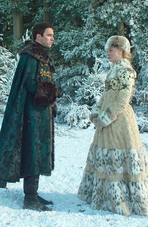 The Great Hulu Costumes, The Great Outfits, Anna Karenina Aesthetic, Nobility Aesthetic, The Great Hulu, Fur Dresses, 1700 Dress, Tv Costume, 16th Century Fashion