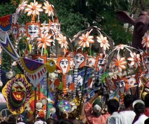 An undated photo of a Pahela Boishakh (Bengali New Year) celebration in Dhaka, Bagladesh. Bangla Noboborsho, Pohela Boishakh, Diwali Message, Bengali New Year, Cheer Captain, Hindu Calendar, Festivals Around The World, Dhaka Bangladesh, First Day Of Spring