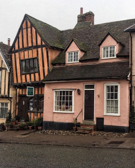 Simona Marri on Instagram: “Lavenham, the best preserved Tudor village in England…” Tudor Village, Week End, Cambridge, Places To Go, Villa, England, Cottage, Cabin, House Styles