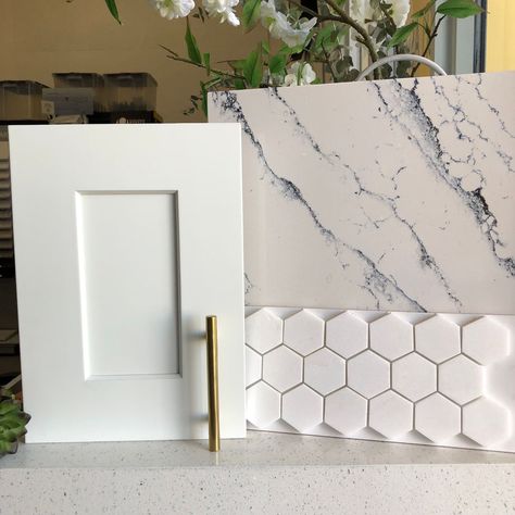 Which Tile Goes With Cambria Portrush Countertops? Portrush Cambria Kitchen, Cambria Lakedale Quartz, Cambria Portrush Countertops, Circle Tile Backsplash, Coastal Backsplash, Penny Backsplash, Lakehouse Kitchen, Blue Glass Tile, Blue Backsplash