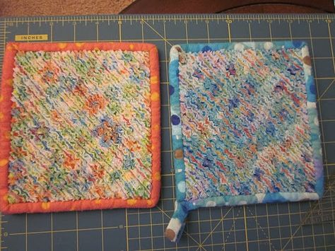 Chenille Pot Holders: Completed Project Potholder Diy, Rag Quilt Tutorial, Chenille Quilt, Chenille Crafts, Kitchen Staples, Chenille Blanket, Jelly Roll Quilt Patterns, Quilted Potholders, Potholder Patterns