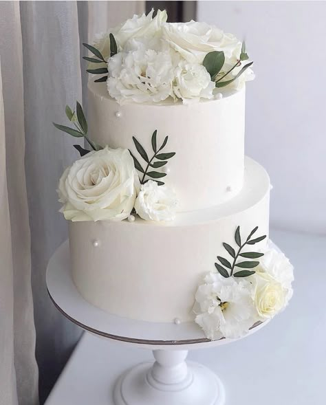 2 Tier Elegant Wedding Cake, Decadent Wedding, Most Beautiful Wedding Cakes, Wedding Cake Simple Elegant, Wedding Cupcake Display, Elegant Cake Design, Deer Flowers, Decor Tort, Fondant Wedding Cakes