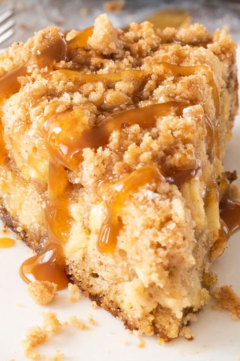 Apple Crumb Cake slice with caramel sauce. Apple Crumb Cake Recipe, Apple Crumb Cake, Sour Cream Donut, Cinnamon Streusel Topping, Apple Crumb Cakes, Crumb Cake Recipe, Sweet Apples, Overnight Breakfast, Bacon Quiche