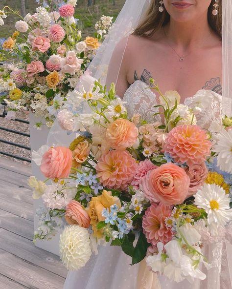 Pastel Wedding Flowers, Pastel Bouquet, Wedding Instagram, Bridal Bouquet Flowers, Colorful Bouquet, Garden Party Wedding, Pastel Wedding, Floral Designer, Wedding Color Palette