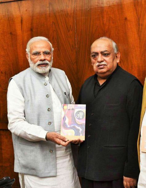 Munawwar Rana with PM Modi Munawwar Rana, Pm Modi