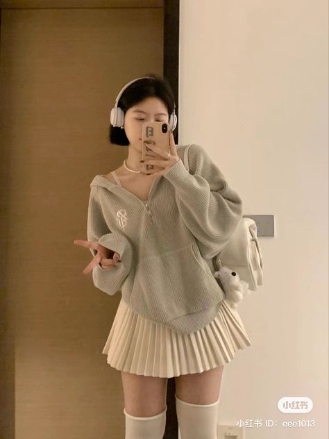 Winter Kpop Outfits, Asian School Outfits, Korean Clothes Aesthetic, Couqutte Outfit Ideas, Rok Mini, Jung So Min, 가을 패션, Really Cute Outfits, Girly Outfits