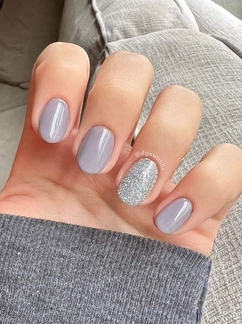 Silver Gray Nail Designs, Grey Nails With Sparkle, Grey Nails With Silver Glitter, Grey And Glitter Gel Nails, Grey Nails Ideas, Grey Nails With Sparkle Accent, Light Gray Sparkle Nails, Gray Nails, Simple Gel Nails