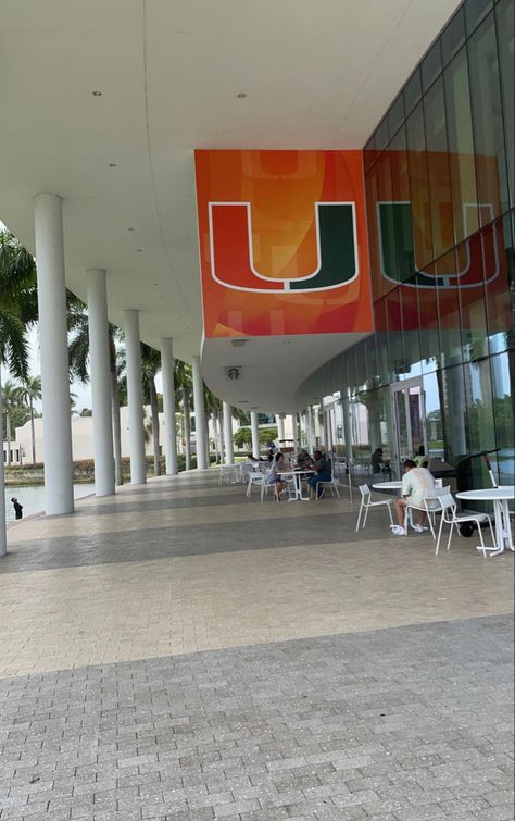 University Of Miami Football, Miami University Aesthetic, U Miami Aesthetic, Umiami Student Aesthetic, University Of Miami Aesthetic, Umiami College, University Of Miami Campus, Academia Barbie, U Miami