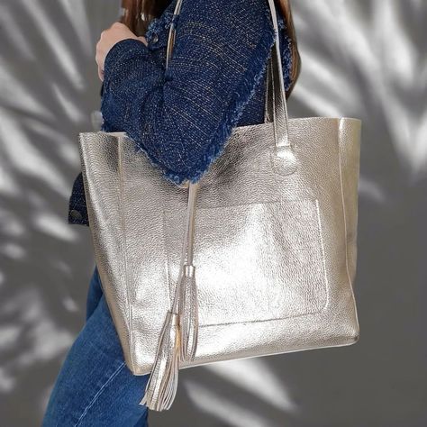 Gold Metallic Leather Tote Bag 💫 Metallic Leather, Leather Tote Bag, Leather Tote, Gold Metal, Tote Bag, Leather, Gold, How To Wear, On Instagram