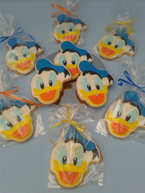 "Donald Duck" cookies Donald Duck Theme Birthday Party, Donald Duck Birthday Party, 30th Birthday Party Food, Donald Duck Cake, Donald Duck Party, Splish Splash Party, Daisy Duck Party, Duck Baby Shower Theme, Duck Cookies