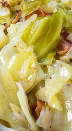 Southern Cabbage, Cooked Cabbage Recipes, Cabbage Recipes Southern, Cabbage Recipes Healthy, Boiled Cabbage, Thanksgiving Cakes, Southern Recipes Soul Food, Cabbage Casserole, Cabbage And Bacon