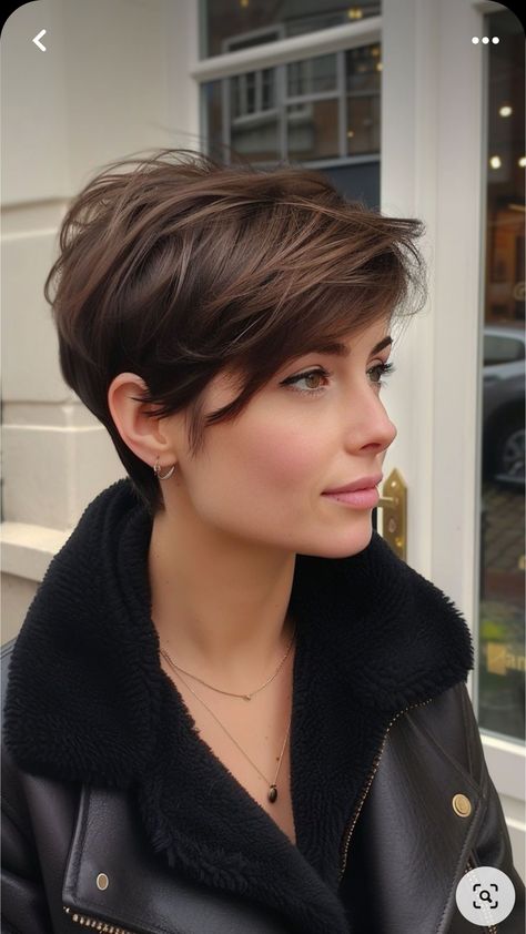 Short Hair Big Nose, Classy Pixie Haircut, Tomboy Hairstyle, Short Bleached Hair, Short Hair Pixie Cuts, Short Sassy Hair, Shot Hair Styles, Popular Haircuts, Very Short Hair