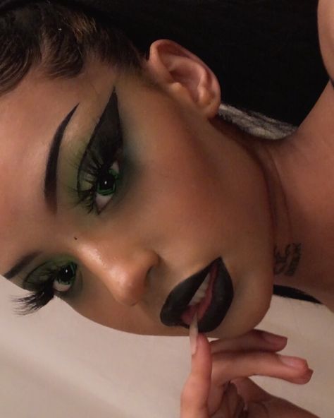 Shego Makeup, Alternative Subcultures, Swag Makeup, Naya Rivera, Halloween 2024, Afro Punk, Aesthetic Things, Black People, Makeup Inspo