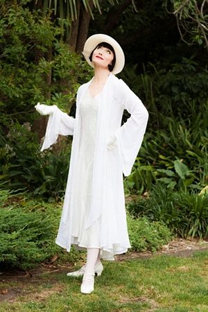 Game Set and Murder is still Boyce’s favourite episode of the season. ‘There is nothing more beautiful than long, liquid white ensembles in the daytime,’ she says. Miss Fisher Fashion, Phryne Fisher, Style Année 20, Muebles Shabby Chic, Miss Fisher, Mode Retro, 20s Fashion, Costume Drama, Retro Mode