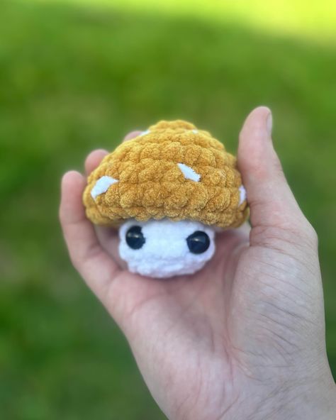 mushroom poppers available on my etsy!! • • • #mushroom#fidget#crochettoys#lefthanded#crochet#amigurumi#fyp#viral#explore#explorepage#explorepage✨ Crochet Mushroom, Quick Crochet Patterns, Desk Toys, Quick Crochet, Fidget Toys, Crochet For Kids, Crochet Toys, Small Gifts, Crochet Amigurumi