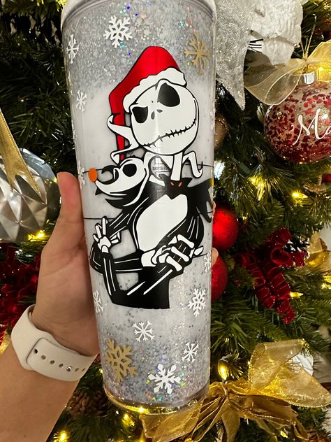 Jack Skellington Tumbler Cups, Nightmare Before Christmas Decorations, Jack Skeleton, Christmas Vinyl, Cup Tumbler, Jack Skellington, Tumbler Cups, Dia De Muertos, Nightmare Before