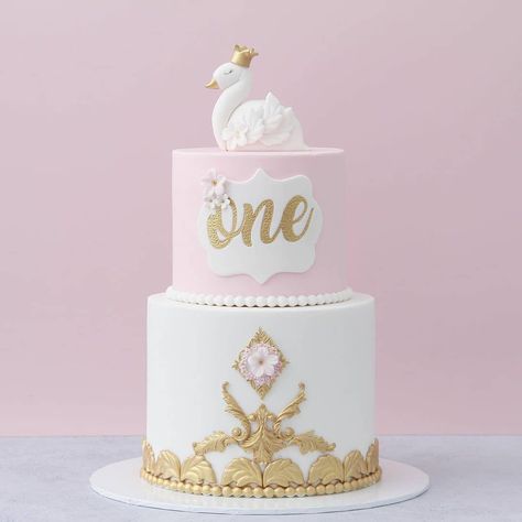 Cute First Birthday Cake, Swan Princess Cake, Swan Birthday Cake, Swan Cake, 1 Year Baby, Swan Princess, First Birthday Cake, First Birthday Themes