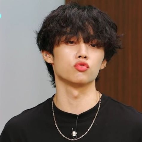 Sunwoo Curly Hair, Sunwoo Black Hair, Tbz Sunwoo, Kim Sunwoo, Hair Icon, Black Curly Hair, Thrill Ride, Everything About You, Lq Icons