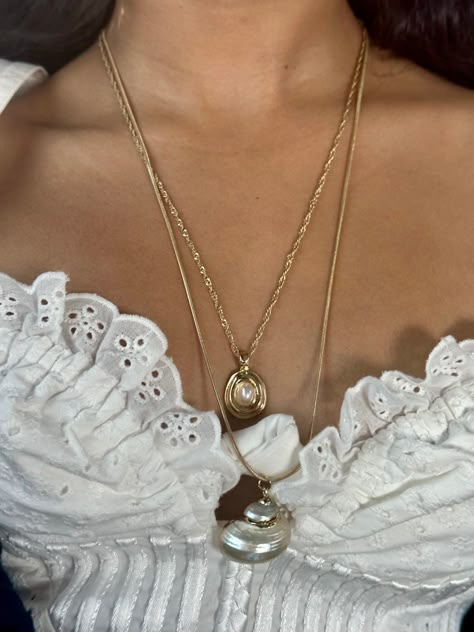 Pearls, sea shells, lace, summer, curly hair, mermaid, necklace, Cristina Rosales Aesthetic, Latina Aesthetic, Bullet Journel, Dark Artifices, Mermaid Aesthetic, Shadowhunter Chronicles, Fairy Aesthetic, My Pics, Dope Jewelry