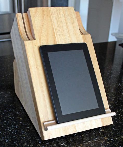 Try These 10 Hacks To Upcycle Old Knife Blocks Knife Block Makeover, Knife Block Diy, Kitchen Apartment Ideas, Organization Crafts, Knife Blocks, Wooden Knife, Wood Knife, Knife Holder, Ikea Diy