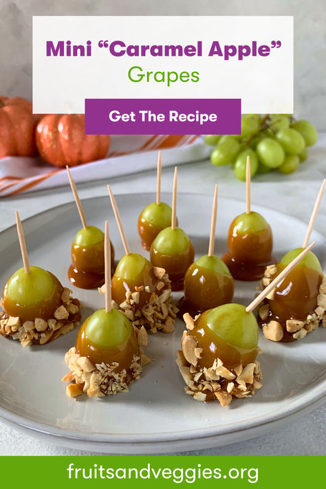 All the fun of caramel apples in one bite! These mini “caramel apple” grapes make a perfect fall treat that's easy &  delicious. Caramel Apple Grapes Recipe, Easy Thanksgiving Foods For Kids, Mini Desserts For Christmas Parties, Fun Fall Desserts Easy, Thanksgiving Easy Treats, Fall Bunco Ideas, Fall Party Snack Ideas, Halloween Apple Desserts, Grape Dip