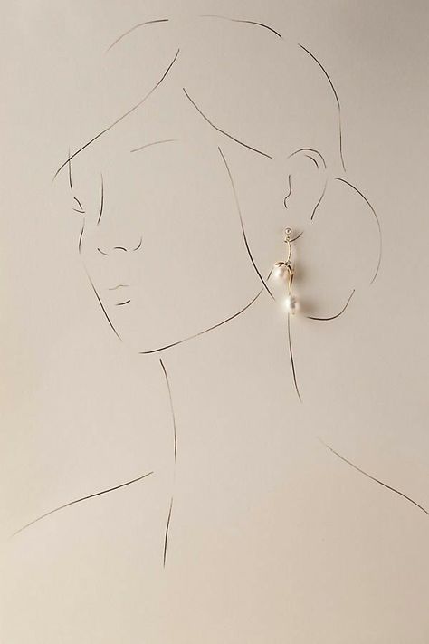 Jewellery Photography Inspiration, Jewelry Product Shots, Creative Jewelry Photography, Jewelry Photography Styling, Jewelry Photoshoot, 인물 드로잉, Trik Fotografi, Pearl Earring, Jewelry Photography