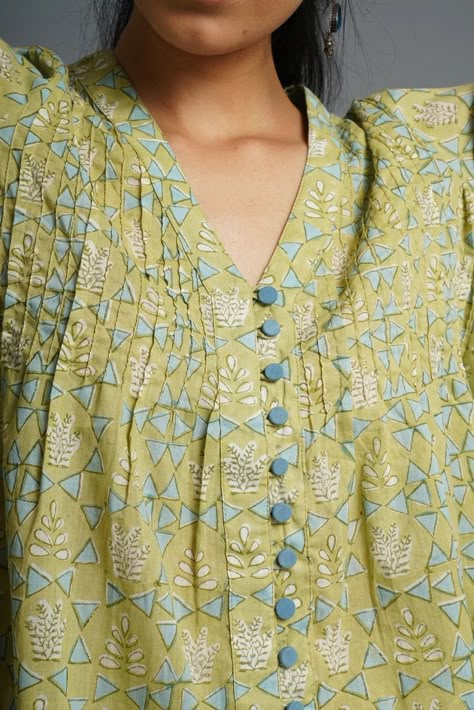 Lawn cotton printed suit designing ideas for eid | neckline, sleeves, chak & daman design/ modstitch Pintucks Kurti Designs, Pintucks Designs, Suit Designing Ideas, Daman Design, Printed Kurti Designs, Indian Kurti Designs, Printed Suit, Designing Ideas, Simple Kurta Designs