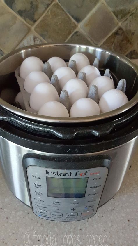 Instant Pot Hard Boiled Eggs, Cooking Hard Boiled Eggs, Egg Benedict, Electric Pressure Cooker Recipes, Hard Cooked Eggs, Best Instant Pot Recipe, Electric Pressure Cooker, India Food, Easy Instant Pot Recipes