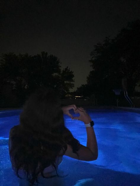 Aesthetic Swimming Pool, Pool Makeup, Makeup Captions, Pool Sunset, Casual Instagram, Swimming Pool Pictures, Sunset Swim, Highlight Makeup, Fits Summer