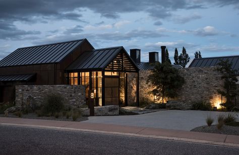 Fireplace Contemporary, Contemporary Lobby, Contemporary Cafe, Contemporary Restaurant, Nz House, New Zealand Architecture, Farmhouse Garage, Contemporary Lamp, Architecture Contemporary