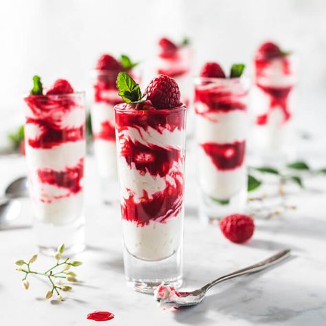 Keto Raspberry Cheesecake Fluff Dessert Shooters Cheesecake Fluff Dessert, Cheesecake Dessert Shooters, Raspberry Cheesecake Fluff, Keto Raspberry Cheesecake, Keto Cheesecakes, Keto Pies, Dessert Shooters Recipes, Cheesecake Fluff, Cheesecake Shooters